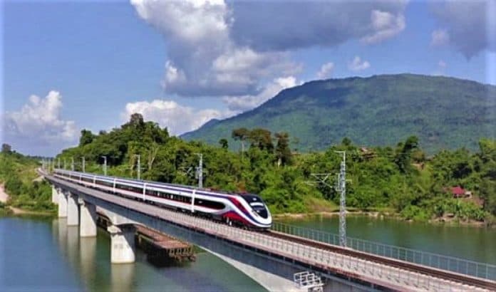 jalur_kereta_china_laos_membawa_41735_penumpang_melintasi_perbatasan