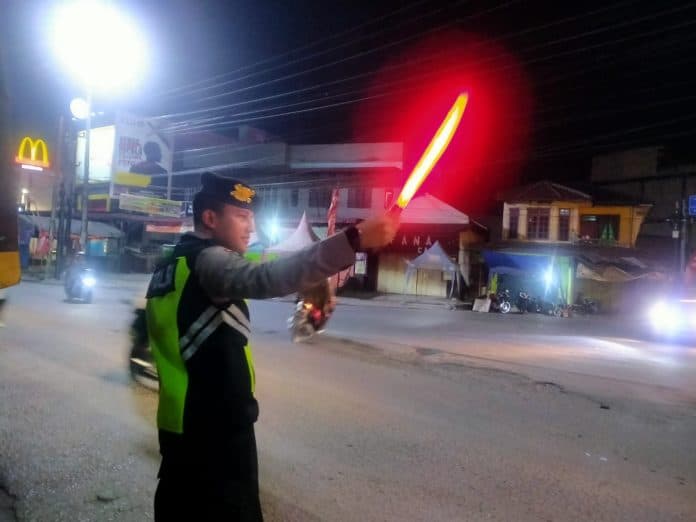 jalur_parapat_siantar_macet_parah_polda_sumut_banyak_wisatawan_keluar_masuk_parapat