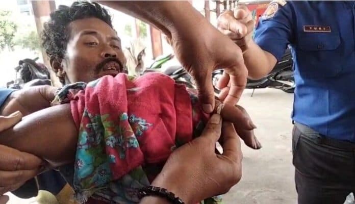 jari_nyaris_putus_terjebak_cincin_damkar_asahan_tolong_odgj