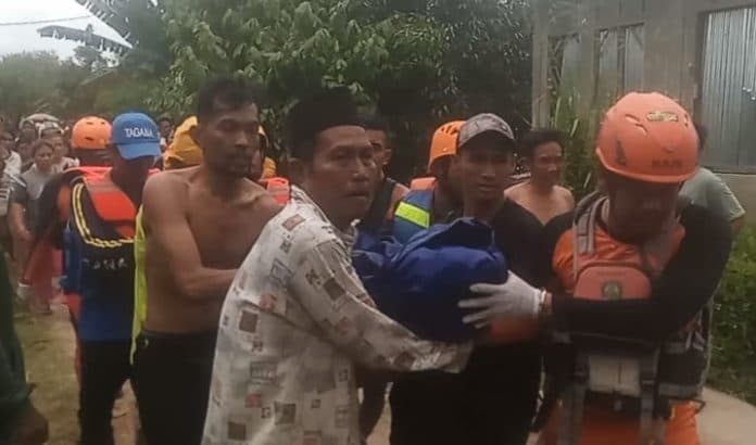 jasad_dendi_ditemukan_setelah_tiga_hari_hanyut_di_sungai_tebing_tinggi