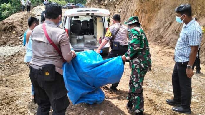 jasad_wanita_ditemukan_terapung_di_sungai_parsariran_tapsel_polisi_lakukan_otopsi