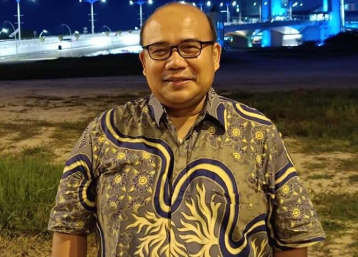 jastip_luar_negeri_kian_bertambah_ini_kata_pengamat_ekonomi