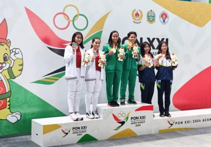 jatim_sabet_medali_emas_di_loncat_indah_synchro_menara_putri
