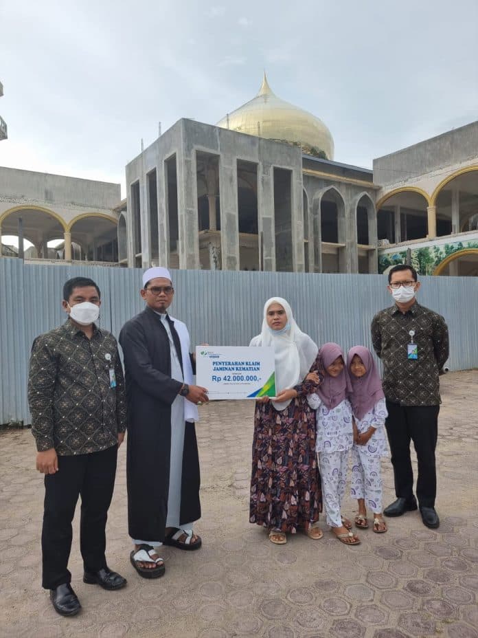 jatuh_tempo_56_tahun_12945_tenaga_kerja_akan_terima_jht