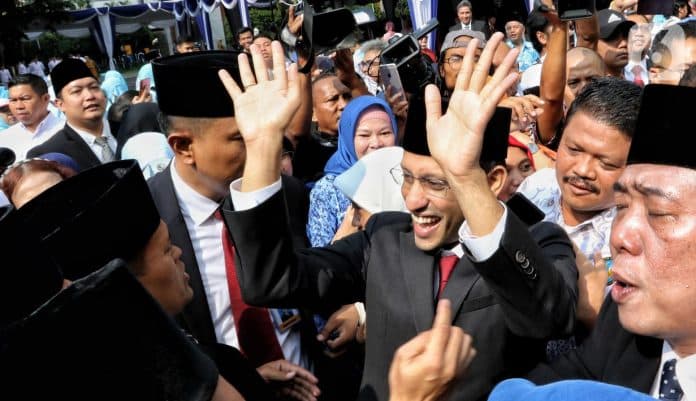 jauh_dari_layak_berikan_solusi_gaji_guru_honorer