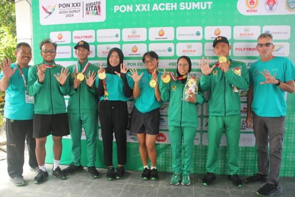 jawa_timur_panen_emas_pon_xxi_aceh_sumut_pelatih_puji_keindahan_danau_toba