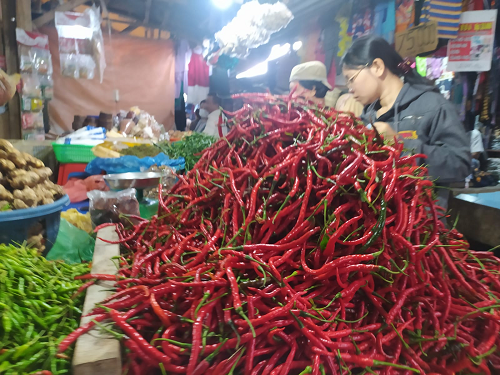 jelang_harga_bbm_naik_cabai_merah_dan_telur_mahal_di_siantar