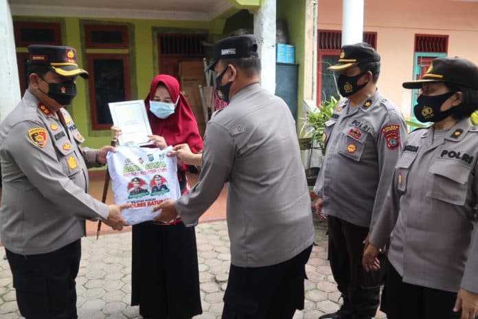 jelang_hut_bhayangkara_ke_75_kapolres_batu_bara_anjangsana_dengan_warakauri