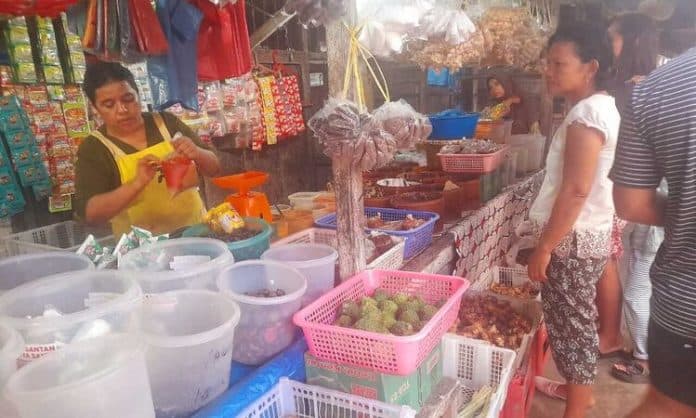 jelang_idul_adha_2024_pedagang_bumbu_rempah_diserbu_warga