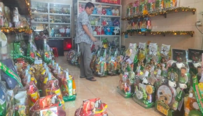 jelang_idul_fitri_permintaan_parcel_di_asahan_cukup_diminati_masyarakat