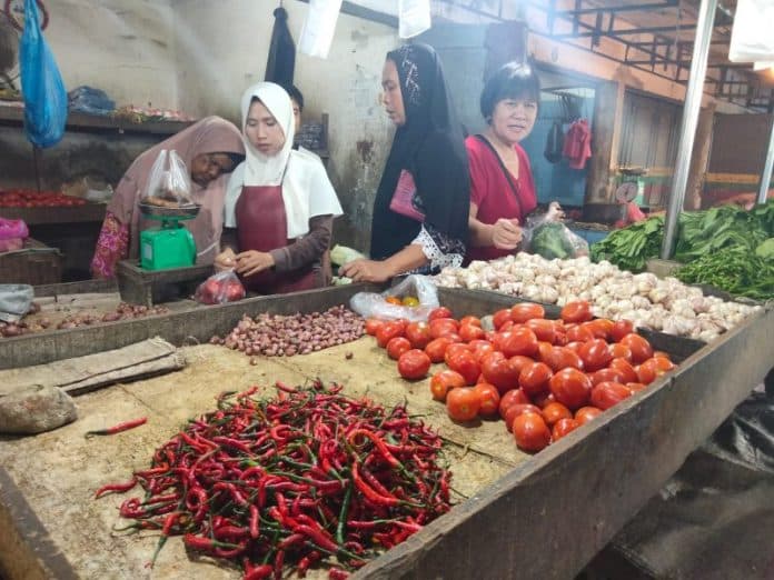 jelang_iduladha_cabai_merah_di_asahan_rp100_ribu_per_kilogram