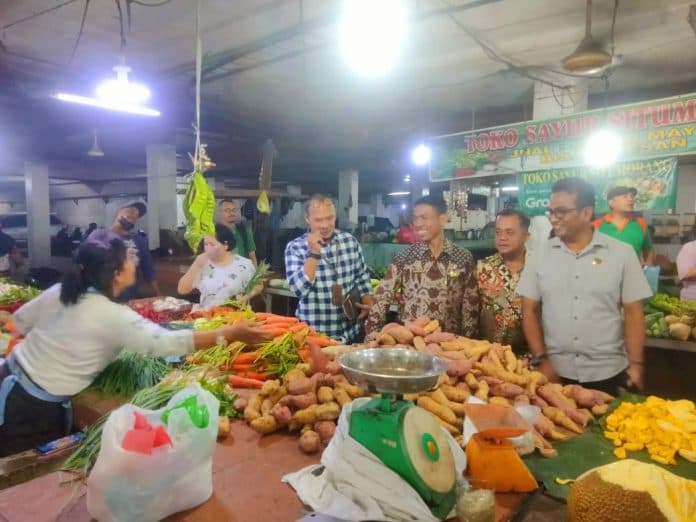 jelang_imlek_harga_bapok_di_pasar_petisah_masih_stabil