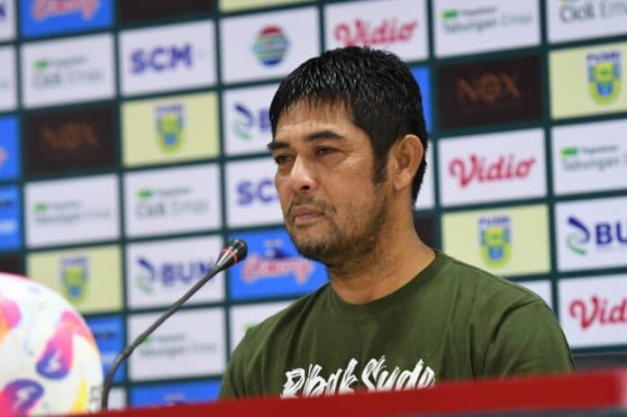 jelang_lawan_sriwijaya_fc_nil_maizar_siapkan_strategi_khusus