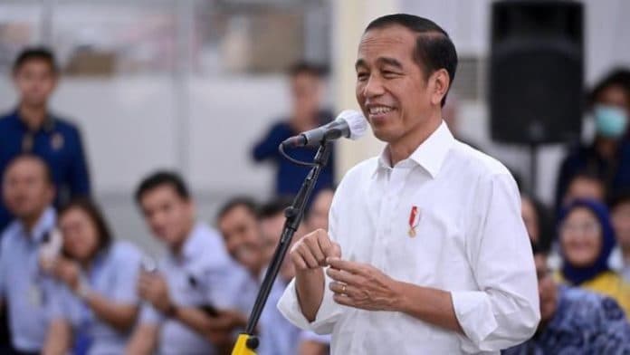jelang_malam_mobil_sejumlah_menteri_merapat_ke_istana