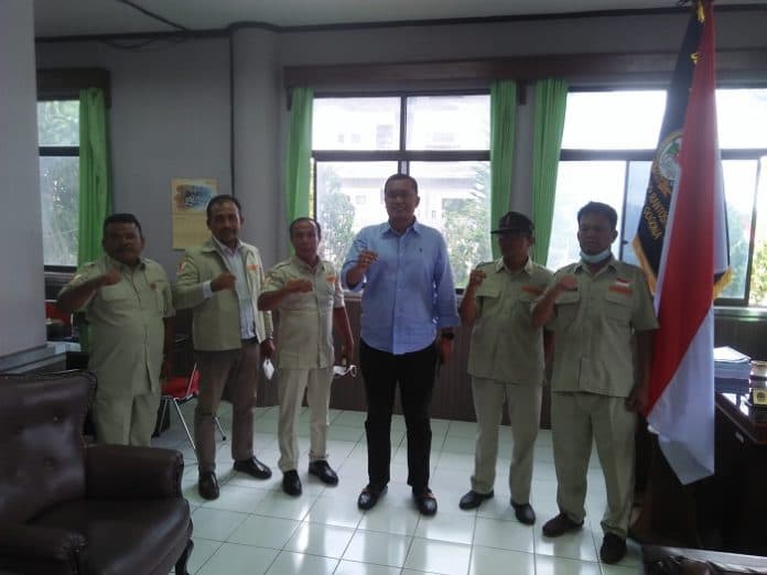 jelang_muscab_pemuda_panca_marga_toba_gelar_audensi_dengan_dprd
