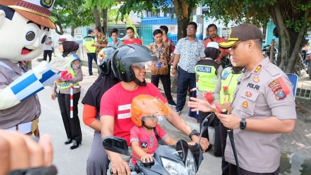 jelang_natal_dan_tahun_baru_satlantas_gelar_operasi_simpatik_cipta_kondisi