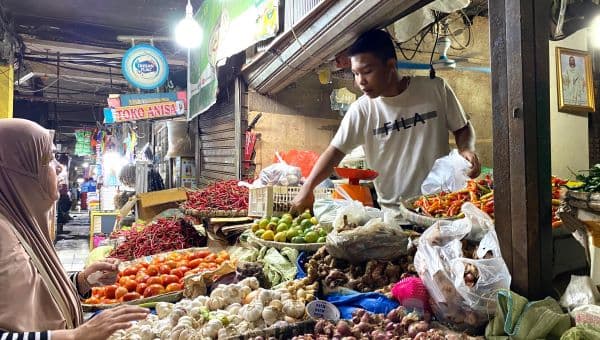 jelang_nataru_harga_kebutuhan_pokok_di_medan_masih_stabil