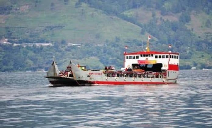 jelang_nataru_ksopp_pastikan_kapal_di_danau_toba_penuhi_standar