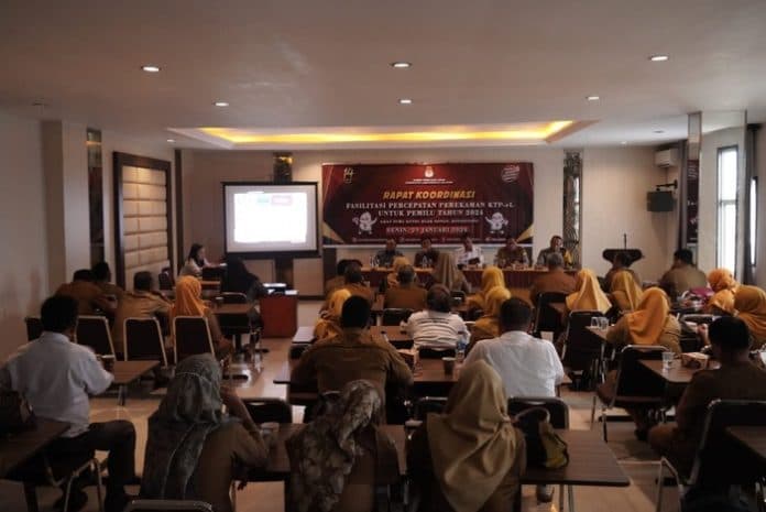 jelang_pemilu_disdukcapil_labusel_lakukan_percepatan_rekaman_e_ktp