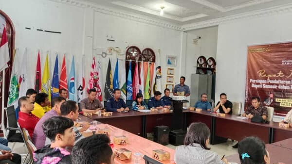 jelang_pendaftaran_bapaslon_bupati_wakil_bupati_samosir_kpu_rapat_koordinasi