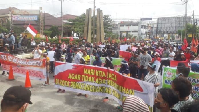 jelang_peringatan_sumpah_pemuda_ratusan_massa_amps_turun_ke_jalan