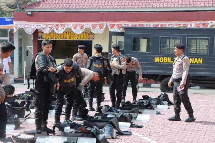 jelang_pilkada_2024_polres_samosir_tingkatkan_kesiapsiagaan_personel_dalmas