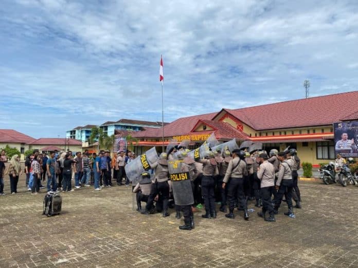 jelang_pilkada_2024_polres_tapteng_tingkatkan_latihan_dalmas
