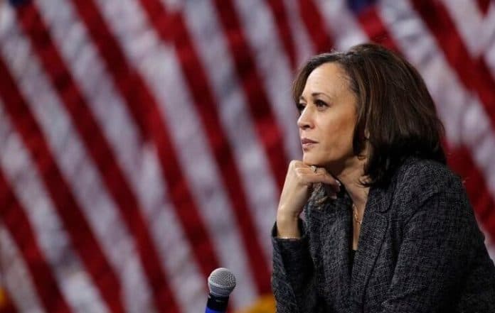 jelang_pilpres_as_kamala_harris_telah_gunakan_hak_pilih_lebih_awal