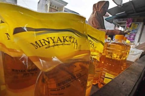 jelang_puasa_bulog_sumut_akan_tambah_1_juta_liter_minyak_goreng