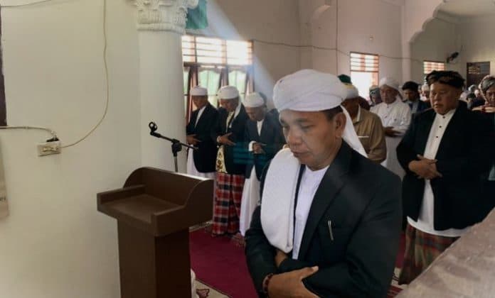 jemaah_tarekat_naqsabandiyah_rayakan_idul_fitri_1445_h_hari_ini
