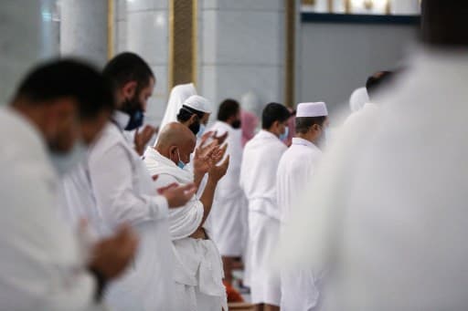 jemaah_umrah_di_sumut_masih_wajib_vaksin_meningitis