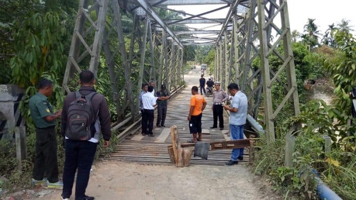 jembatan_nagori_bah_kisat_simalungun_terancam_ambruk