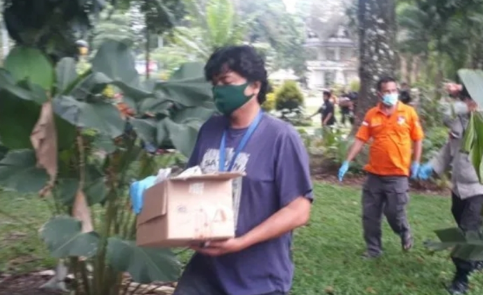 jenazah_bayi_yang_ditemukan_di_taman_bunga_tak_kunjung_dikebumikan_ini_alasannya