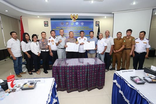 jenis_angkutan_umum_ini_dilarang_naik_turunkan_penumpang_di_sm_raja_medan