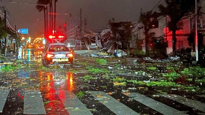 jepang_dilanda_topan_shanshan_3_tewas_dan_78_warga_terluka