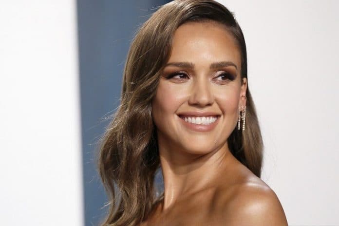 jessica_alba_bintangi_film_netflix_garapan_sutradara_indonesia