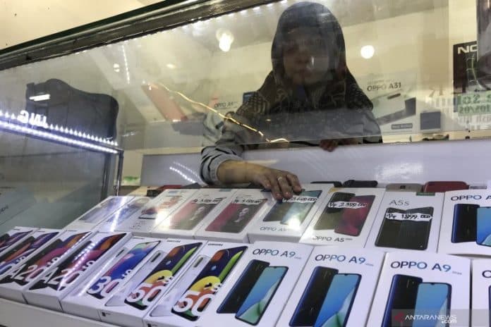 jika_imei_bermasalah_konsumen_bisa_hubungi_layanan_operator
