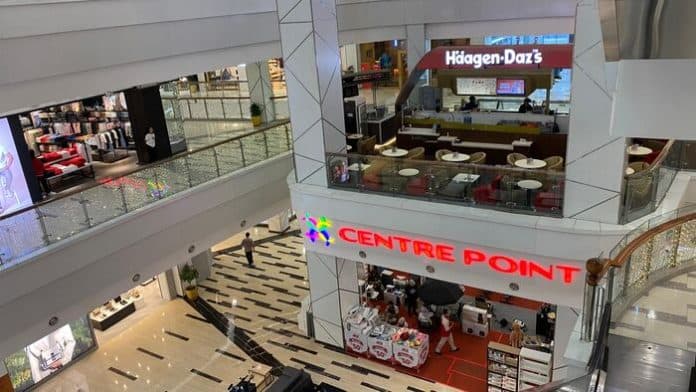 jika_mall_center_point_medan_harus_ditutup_pegawai_tenant_pasrah_di_phk