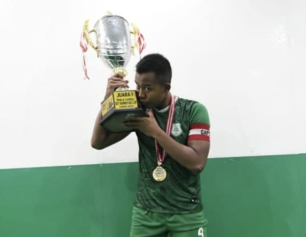 joko_susilo_kapten_psms_antara_sepak_bola_dan_prajurit_tni