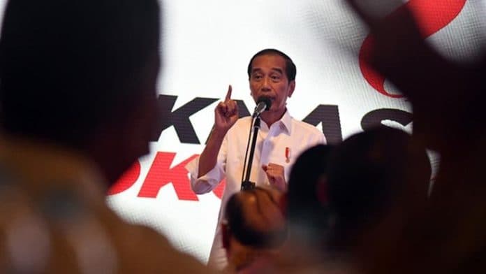 jokowi_akui_barang_impor_murah_menjajah_ekonomi_indonesia
