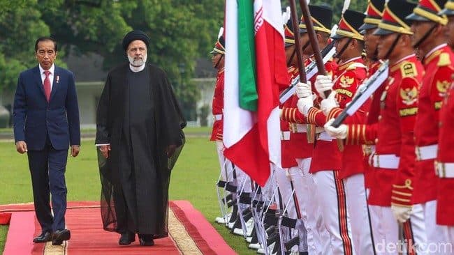 jokowi_dan_presiden_iran_bertemu_bahas_masalah_palestina_dan_afghanistan