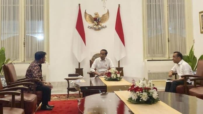 jokowi_dan_syl_habiskan_satu_jam_pertemuan_didampingi_pratikno