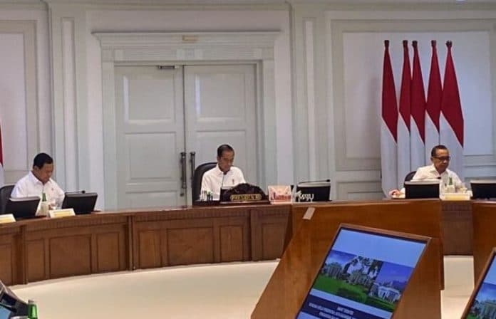 jokowi_inginkan_rapbd_2025_fasilitasi_seluruh_program_prabowo