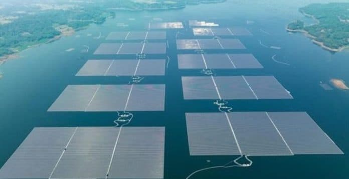 jokowi_resmikan_pembangkit_listrik_tenaga_surya_terapung