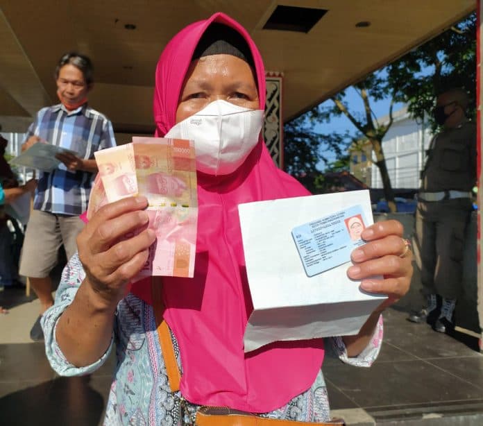 jokowi_sebut_ada_tambahan_bansos_ke_masyarakat_ini_kata_dinsos_siantar