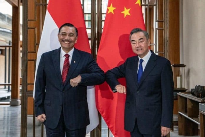 jokowi_utus_luhut_ke_china_bahas_kerjasama_hadapi_covid_19