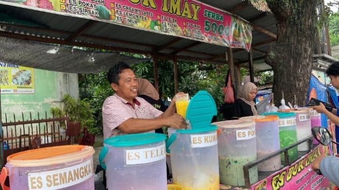 jual_aneka_minuman_segar_pasutri_ini_bisa_raup_belasan_juta_tiap_bulan