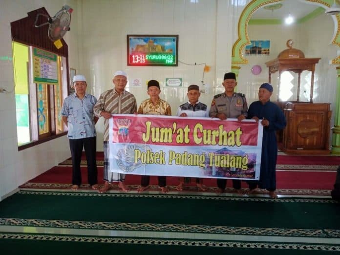 jumat_curhat_cara_polsek_padang_tualang_dekat_ke_masyarakat