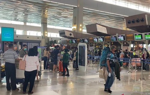 jumlah_pemudik_di_bandara_soekarno_hatta_tembus_164575_orang
