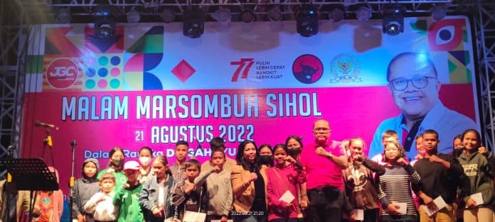 junimart_girsang_usulkan_1000_beasiswa_pendidikan_anak_di_dairi_lewat_program_dpr_ri